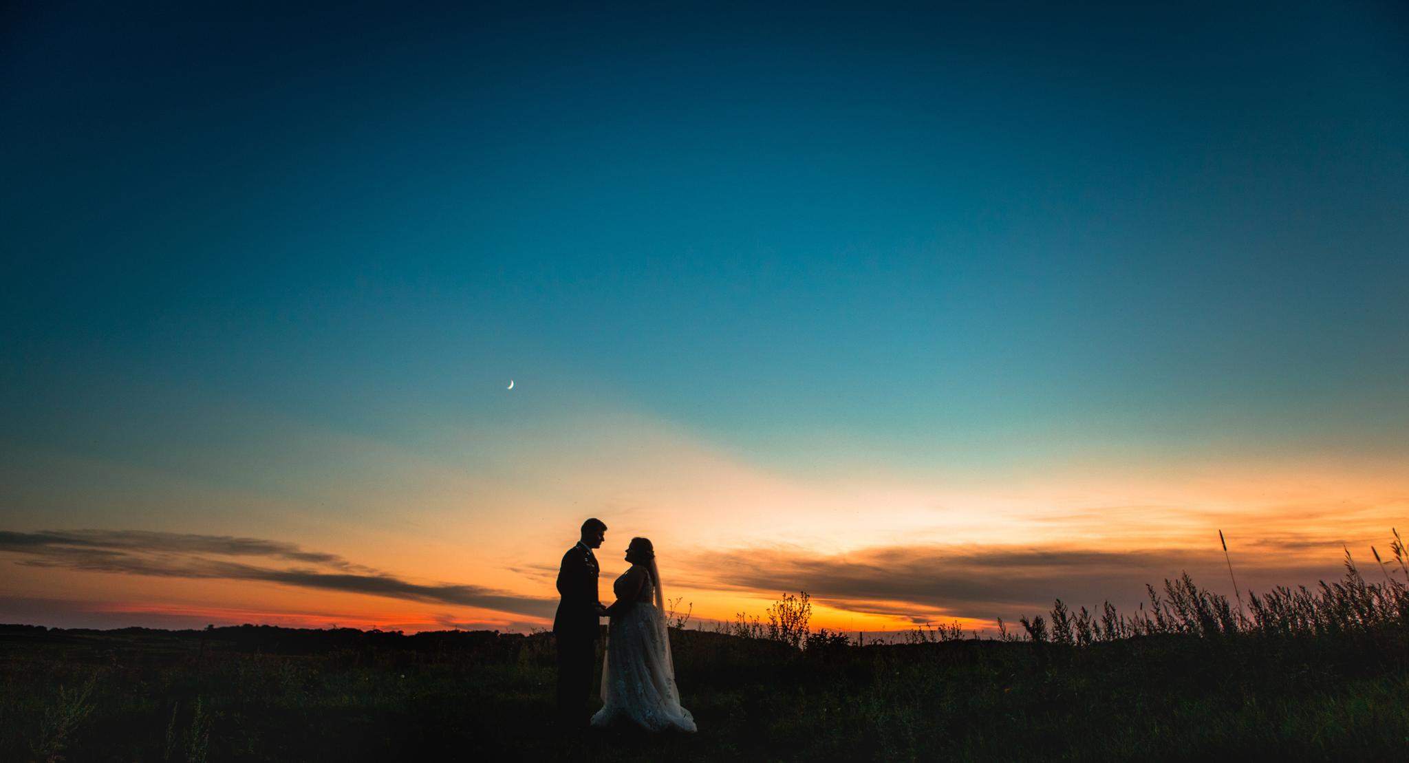 Barn Wedding Ideas : Unique Rustic Or Western Ideas For A Fun Wedding Ceremony & Reception